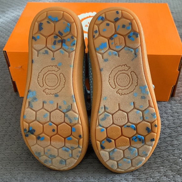 Livie & Luca denim sneaker. Brand New with tag - Picture 4 of 5